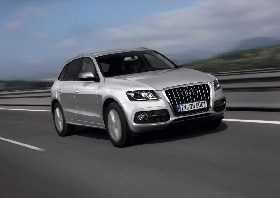  Audi Q5 Hybrid Quattro (8R) 2011 года  (фото 1 из 40)